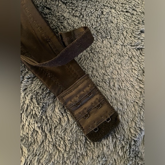 Black bra, European style e size 80 or 36A, strapless almost new condition - Picture 6 of 6